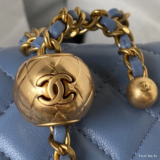 First Bag Ru FLAP CHANEL 17CM BAG 0818